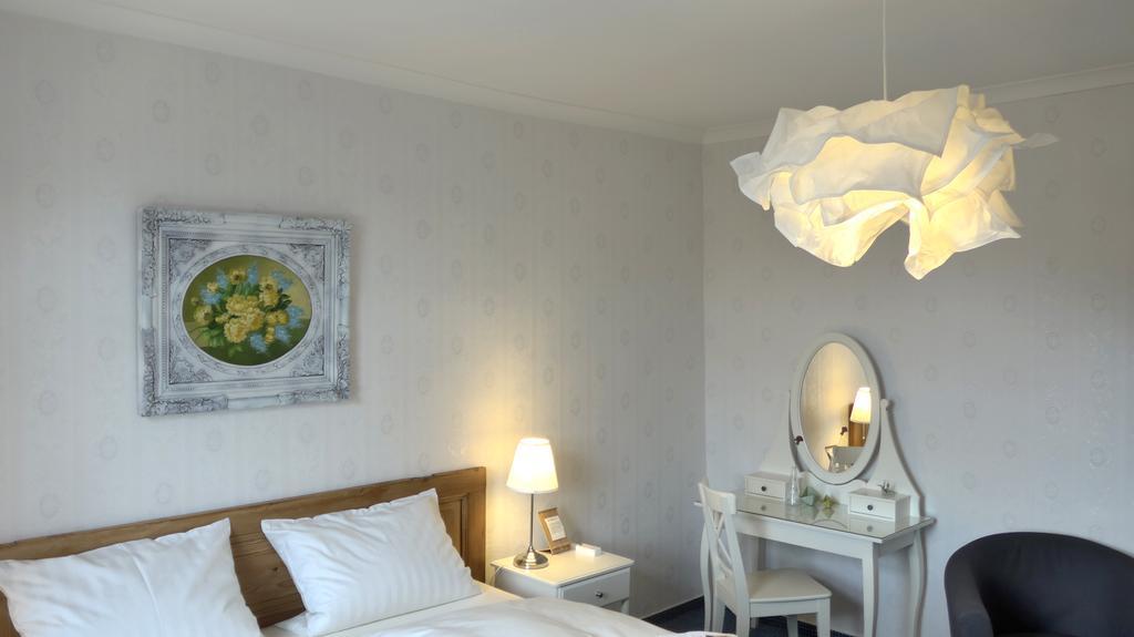 Romantisches Hotel Zur Traube Schwerin Buitenkant foto
